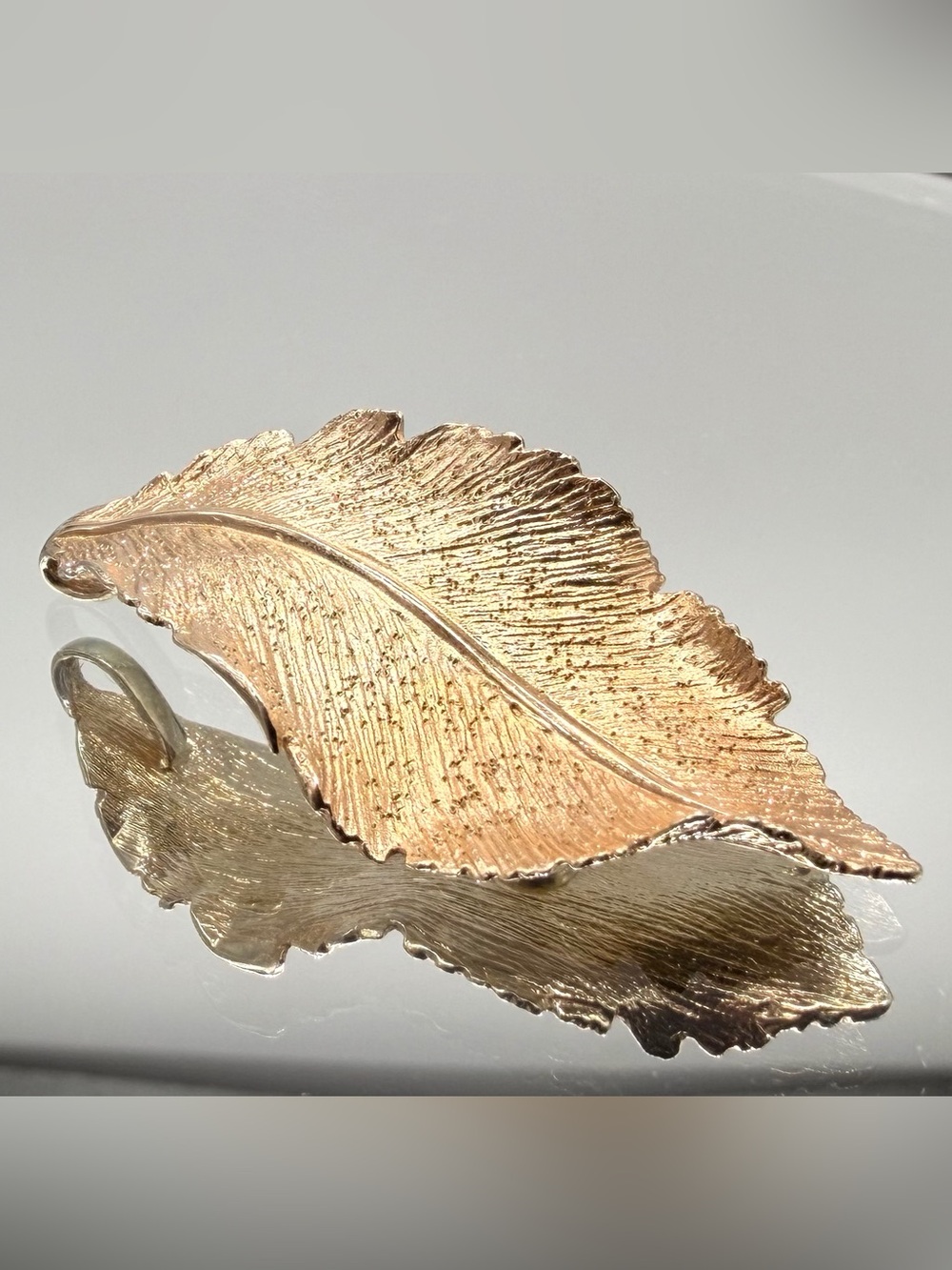 Vintage Dyadema Italy 925 Sterling Silver Gold Vermeil Textured Leaf Pendant